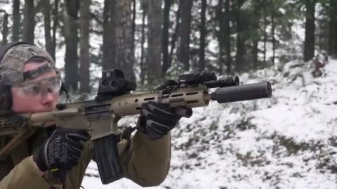 The EOTech Clone Wars (Sights that try to compete with EOTech, and how they stack up)