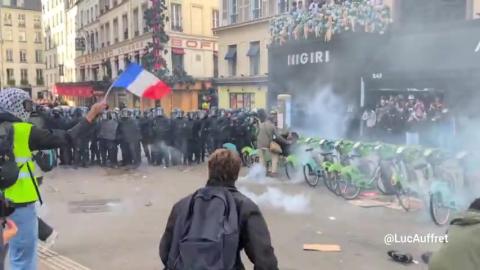 Another Staged JEW Movie Set - Kill the Corrupt Cops, the paid crowd, and the JEWS pushing this fake shit